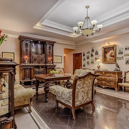 Gallery Hotel Gintama Kiev Esterno foto